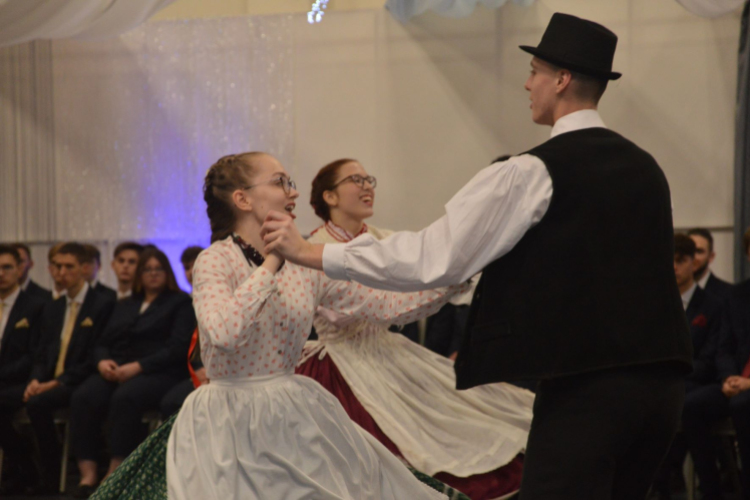 Szalagavató ünnepséget tartott a PG