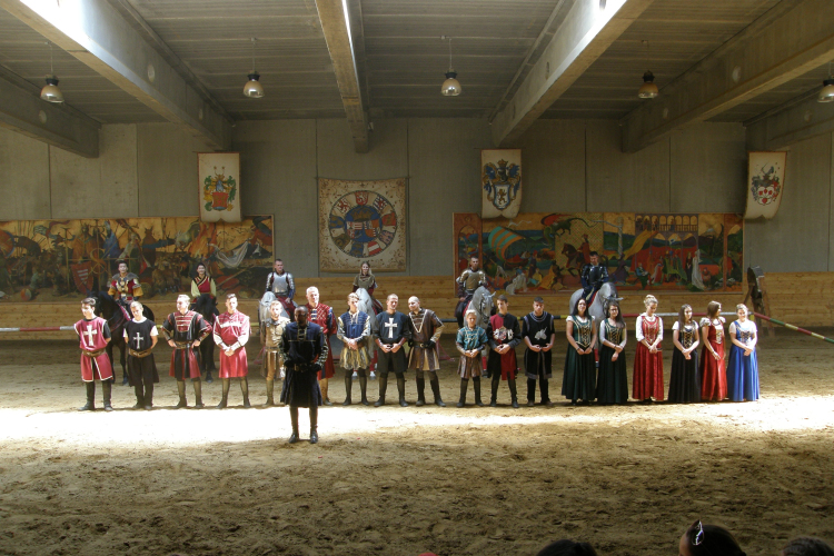 Nyári táborozók a Balaton parton