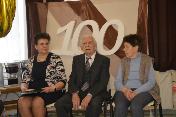 100. születésnapját ünnepelte Dezső bácsi
