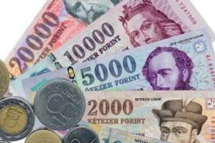 Devizapiac - Alig változott a forint árfolyama péntek reggelre